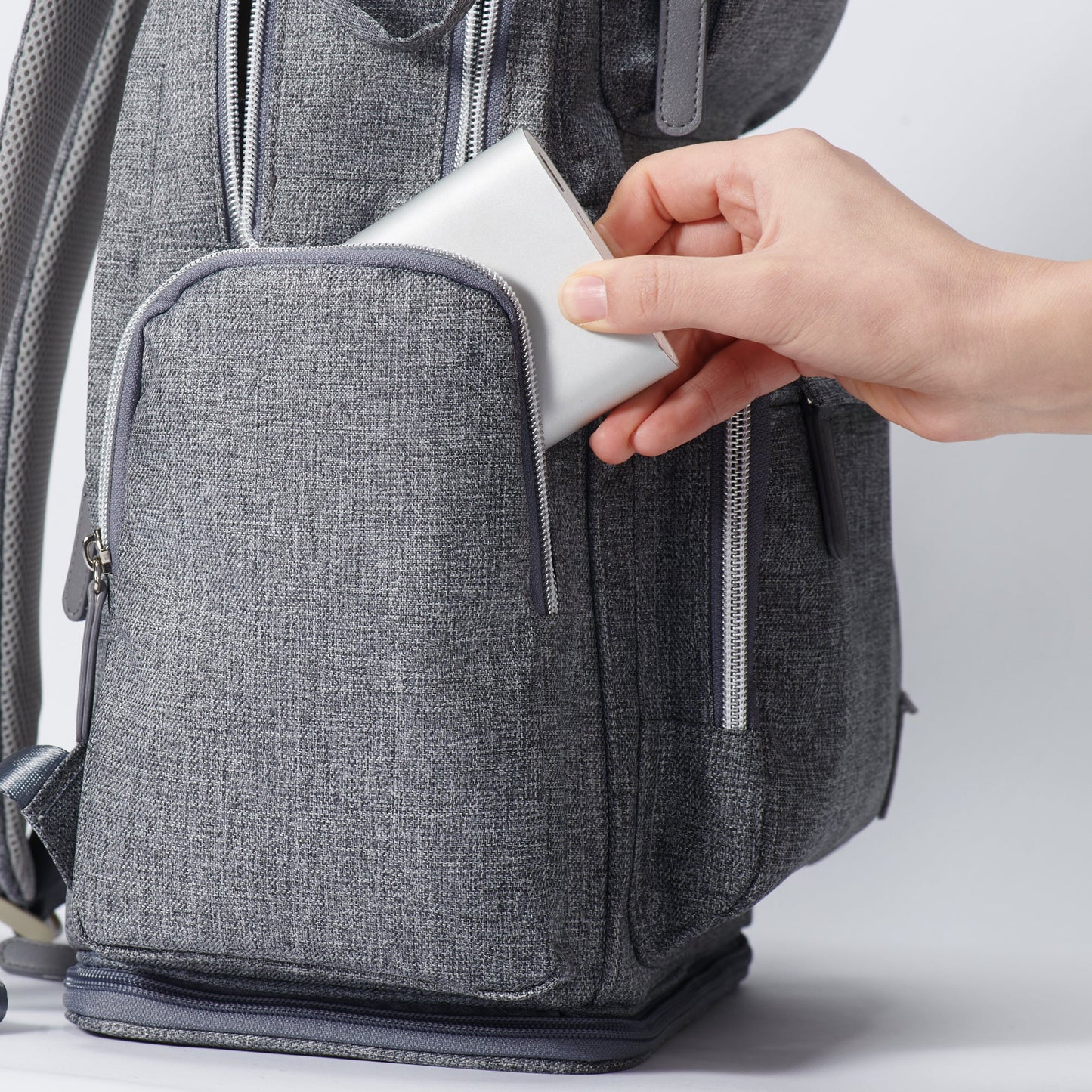 🎒 FlexiNest™ Expandable Diaper Backpack 🍼 – Smart Storage, Stylish Design & Built for On-the-Go Parenting