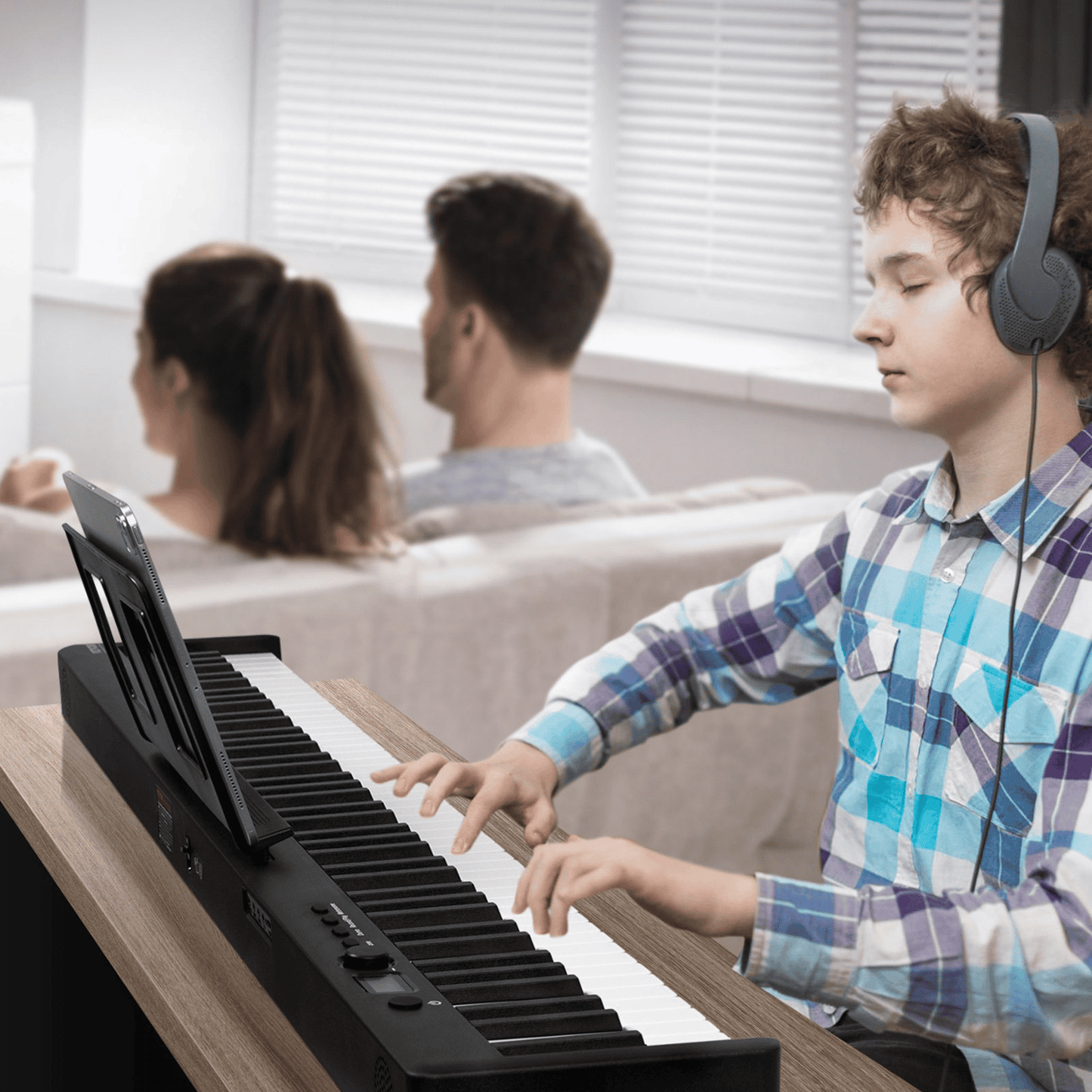 VEVOR 88 Key Folding Keyboard Piano Portable Foldable Piano Bluetooth MIDI Black - The Little Big Store