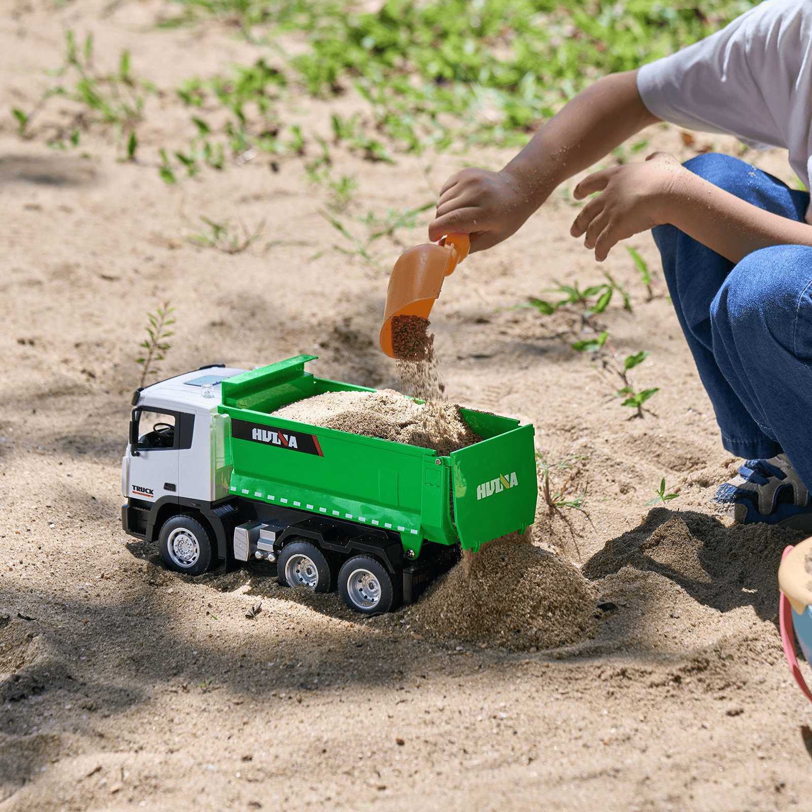 RC Remote Control Dump Truck Toy Construction Vehicle Toy 9CH 1:18 Scale - The Little Big Store