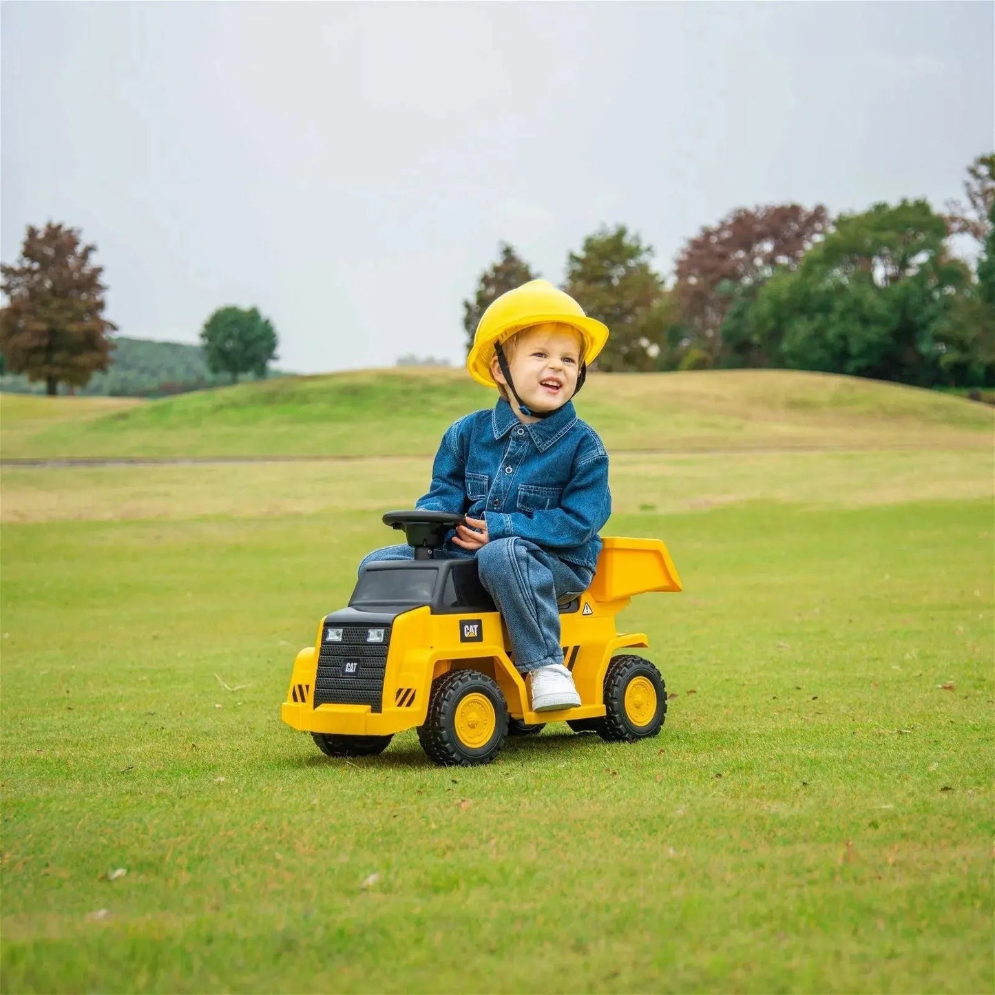 🚜 CAT PowerHaul™ 6V Ride-On Dump Truck – Real Construction Fun for Kids!