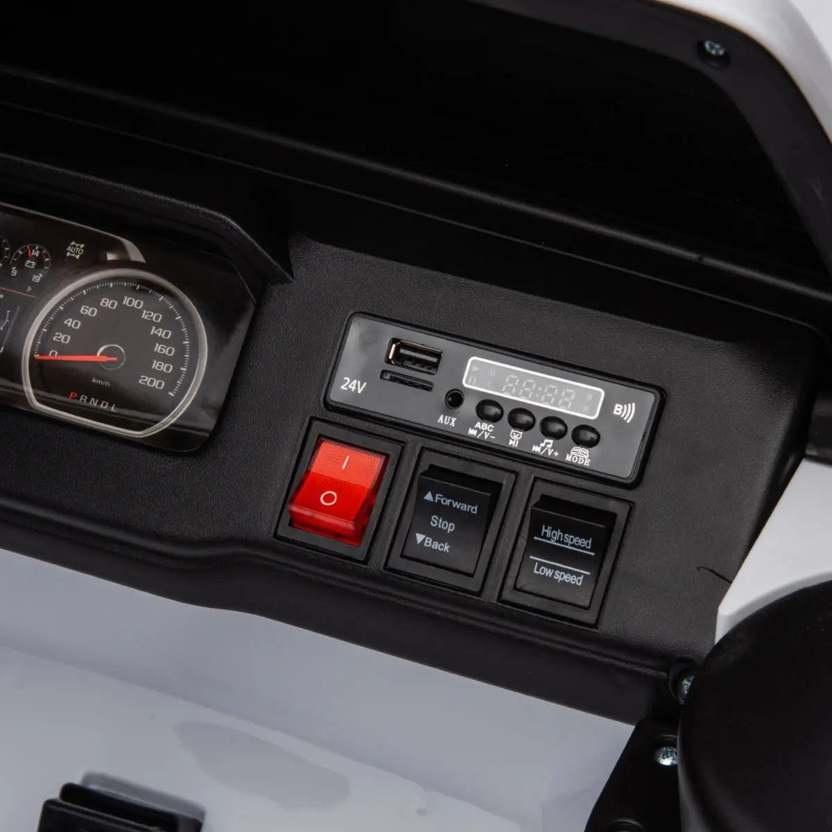 🚚 SilverBolt™ 24V Chevrolet Silverado 4x4 – 2-Seater Power Ride Truck