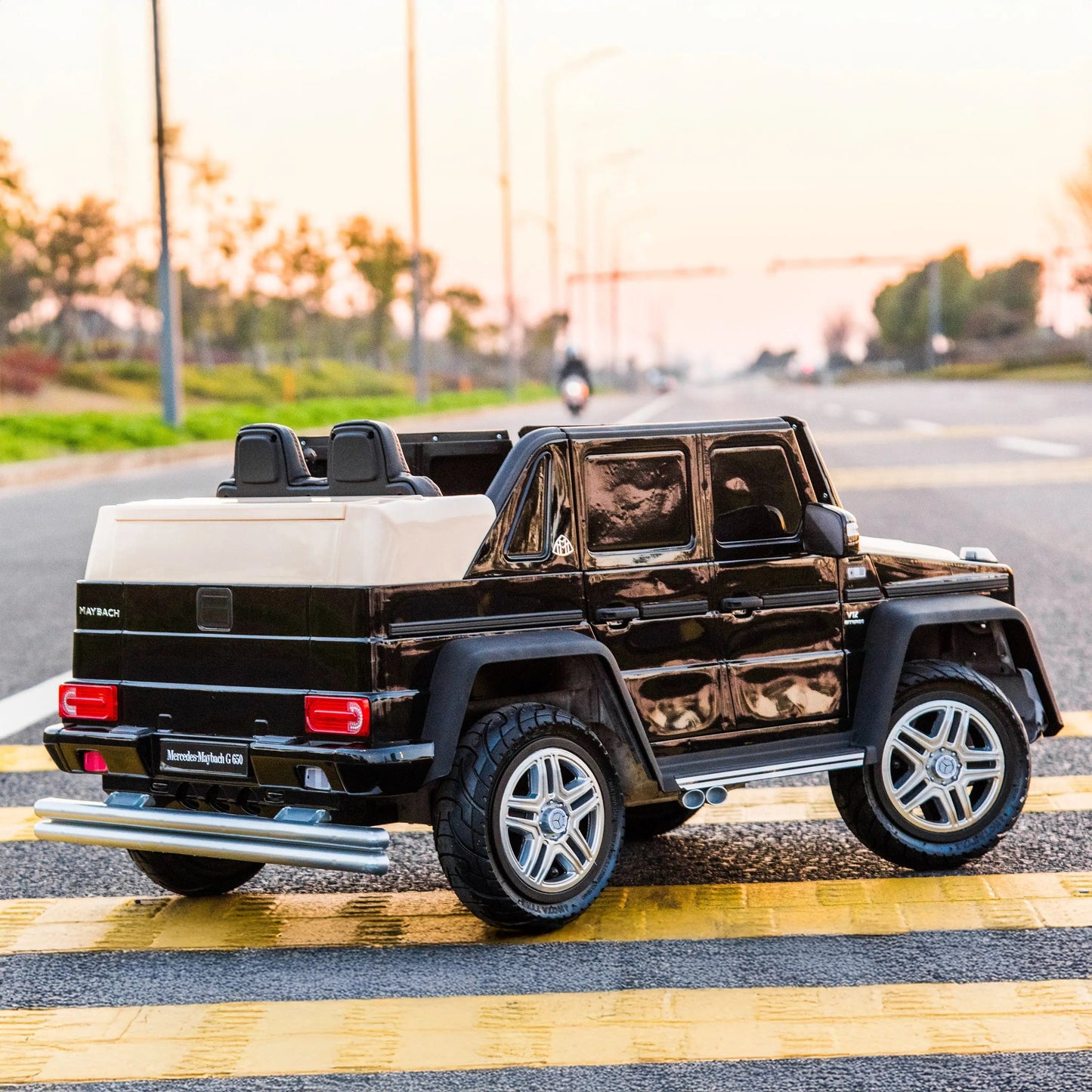 π 12V Mercedes Maybach G650 Landaulet Kids Ride-On β 1 Seater Luxury SUV | Remote Control, LED Lights, MP3, for Ages 3β6 ππΆ