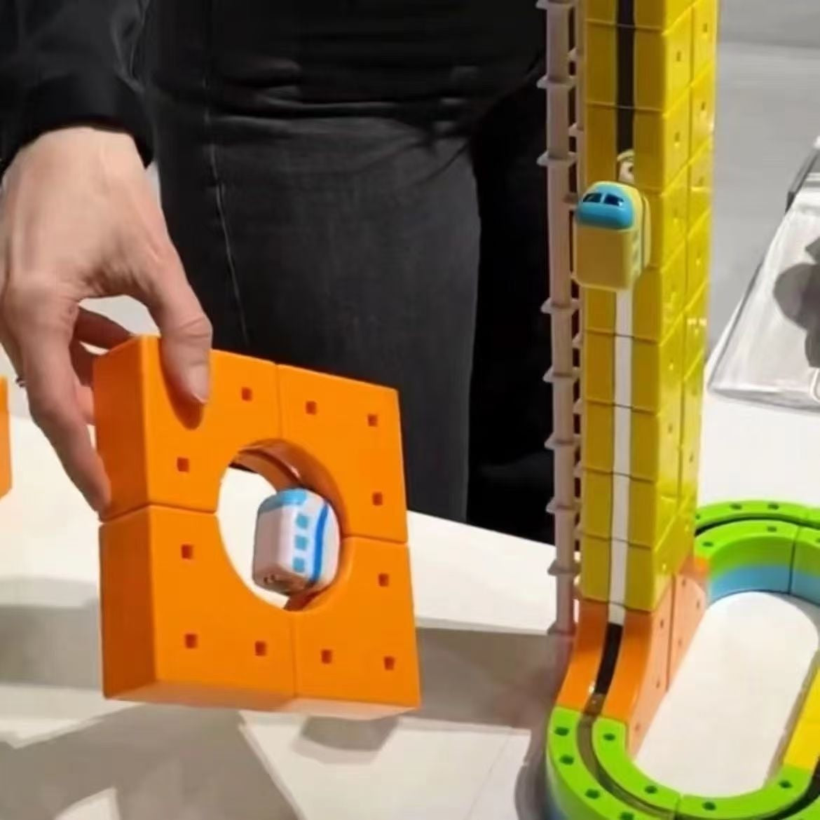 MagniTrack™ – Creative Magnetic Rail Car Adventure Set 🚄✨