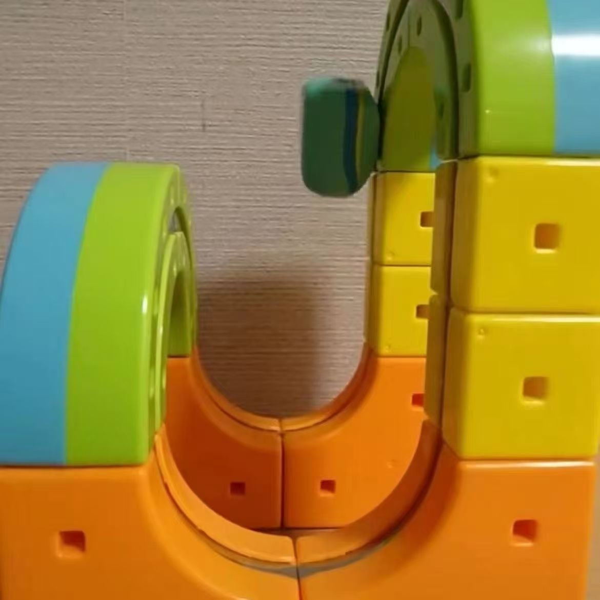MagniTrack™ – Creative Magnetic Rail Car Adventure Set 🚄✨