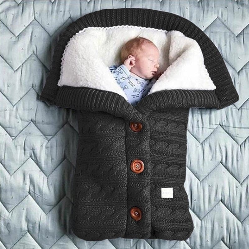 Cuddly Comfort: Winter Warmth for Your Newborn in our Cozy Sleeping Bag! - The Little Big Store