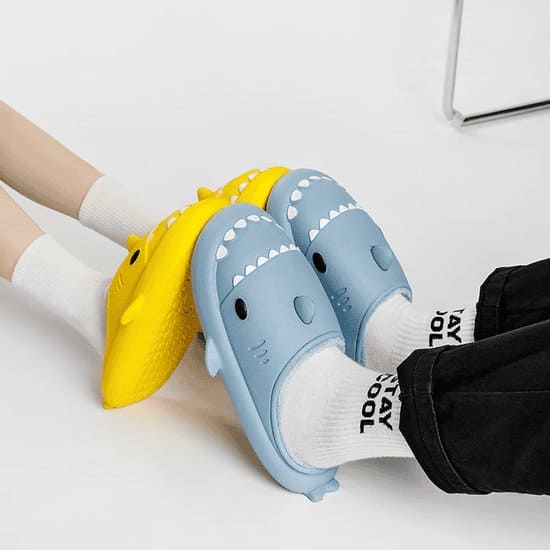 🦈✨ SharkSnugs™ Cozy Slides – Sink into Comfort, One Step at a Time! 👣💙
