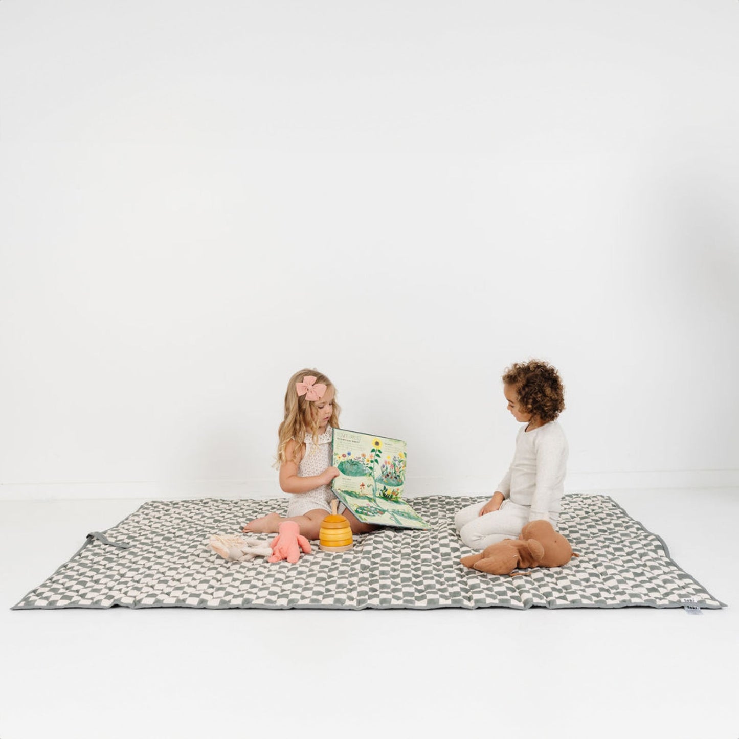 Checker Pepper Picnic Blanket - The Little Big Store