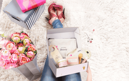 One year of self-care SUBSCRIPTION BOXES for WOMEN - Will be shipped every 3 months - The Little Big Store