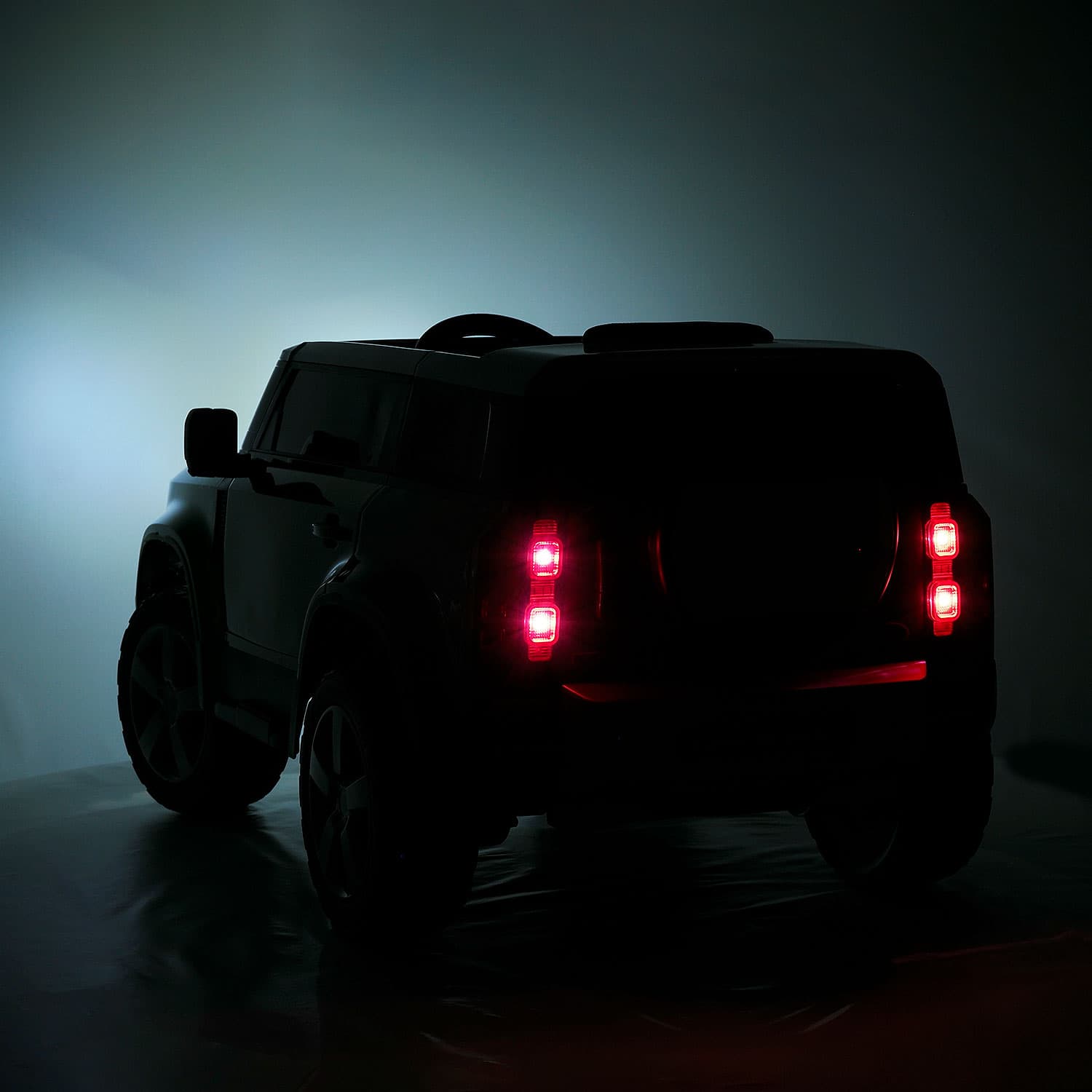 Land Rover Defender 12V Kids Ride-On Car with R/C Parental Remote | Black