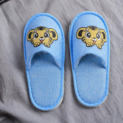 SafeSteps™ 🦶✨ – Non-Slip Disposable Slippers for Kids