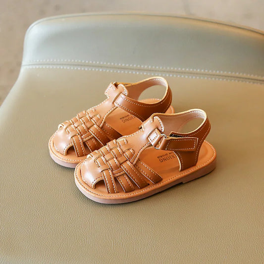 Summer Style for Little Feet: Kids Beach Sandals with Fashionable Flair!