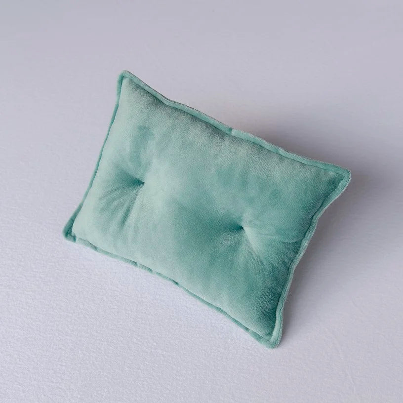 Velvet Dreams: Mini Baby Pillow Mat for Newborn Photography 🌟📸👶 - The Little Big Store