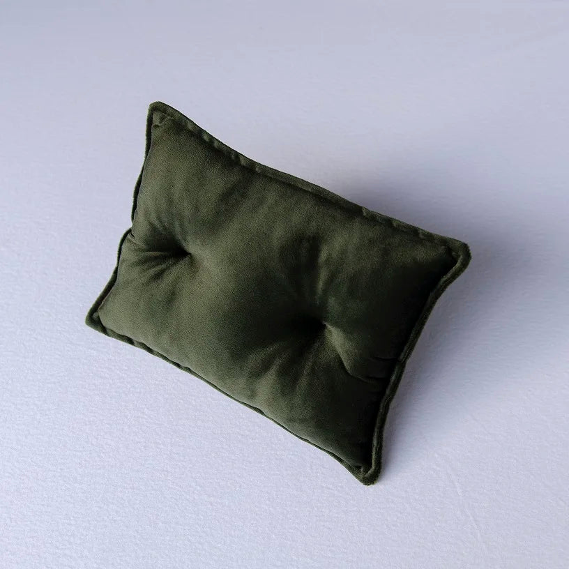 Velvet Dreams: Mini Baby Pillow Mat for Newborn Photography 🌟📸👶 - The Little Big Store