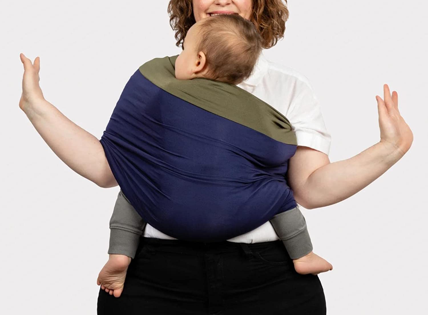 CuddleClose: Your Baby's Secure Sling Companion