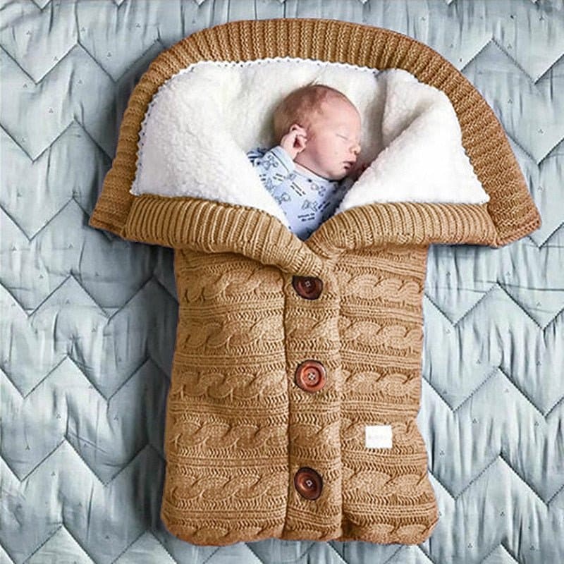 Cuddly Comfort: Winter Warmth for Your Newborn in our Cozy Sleeping Bag! - The Little Big Store