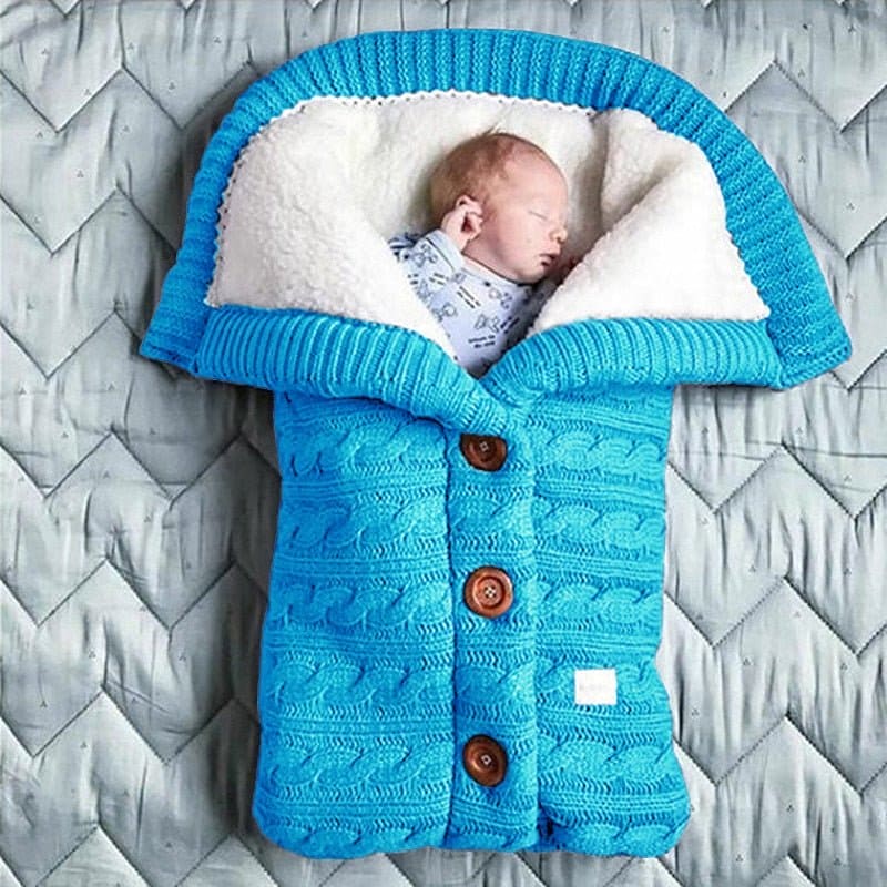 Cuddly Comfort: Winter Warmth for Your Newborn in our Cozy Sleeping Bag! - The Little Big Store