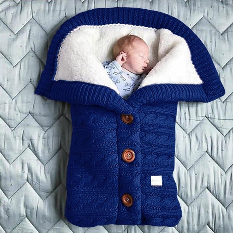 Cuddly Comfort: Winter Warmth for Your Newborn in our Cozy Sleeping Bag! - The Little Big Store
