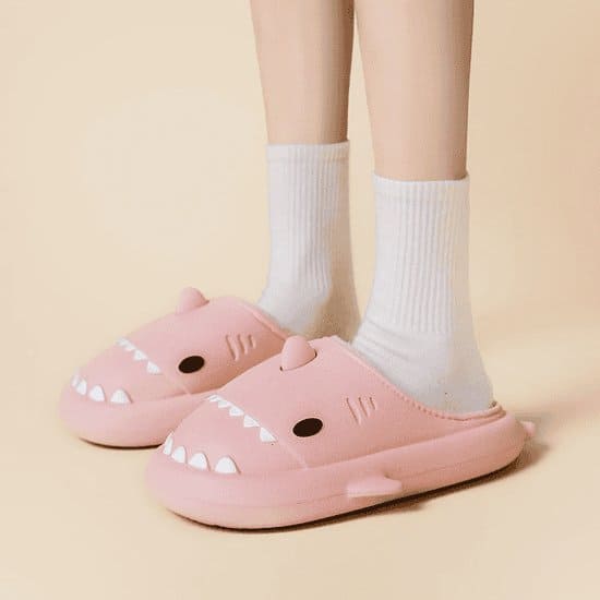🦈✨ SharkSnugs™ Cozy Slides – Sink into Comfort, One Step at a Time! 👣💙